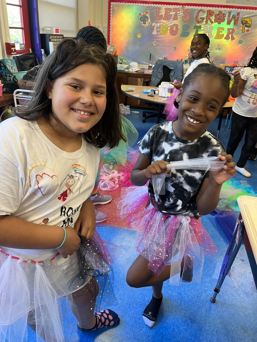__MissQuinn's tweet photo. Last GOTR meet of the season: tutu making time! 🎀👟✨🩷

We loved seeing the girls get creative, while singing and laughing with each other. 

 * Thank you to all that donated supplies to make this extra special! 👑 https://t.co/Bh9Q4glA8k