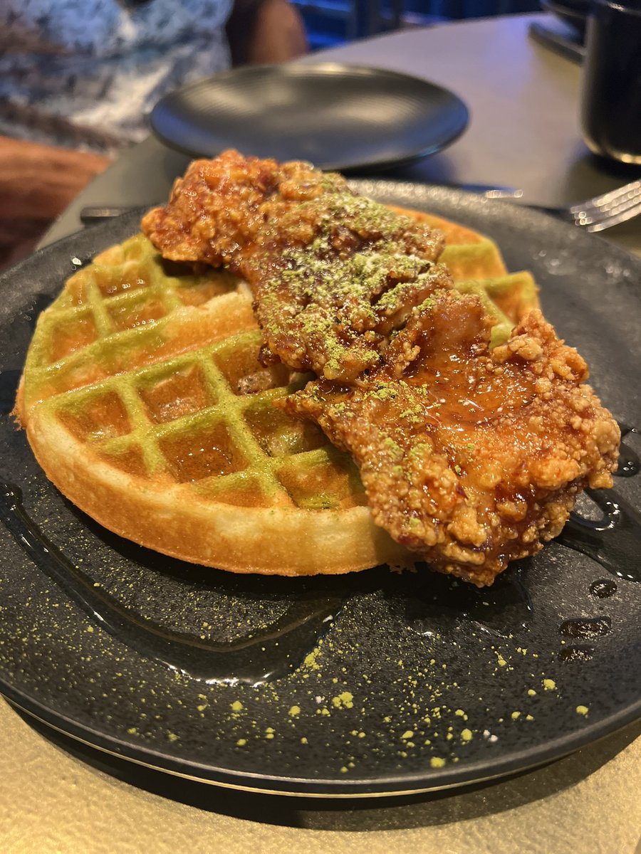 ItsAFost's tweet image. I only go to Vegas for the food, mostly in the form of french toast or waffles 🧇