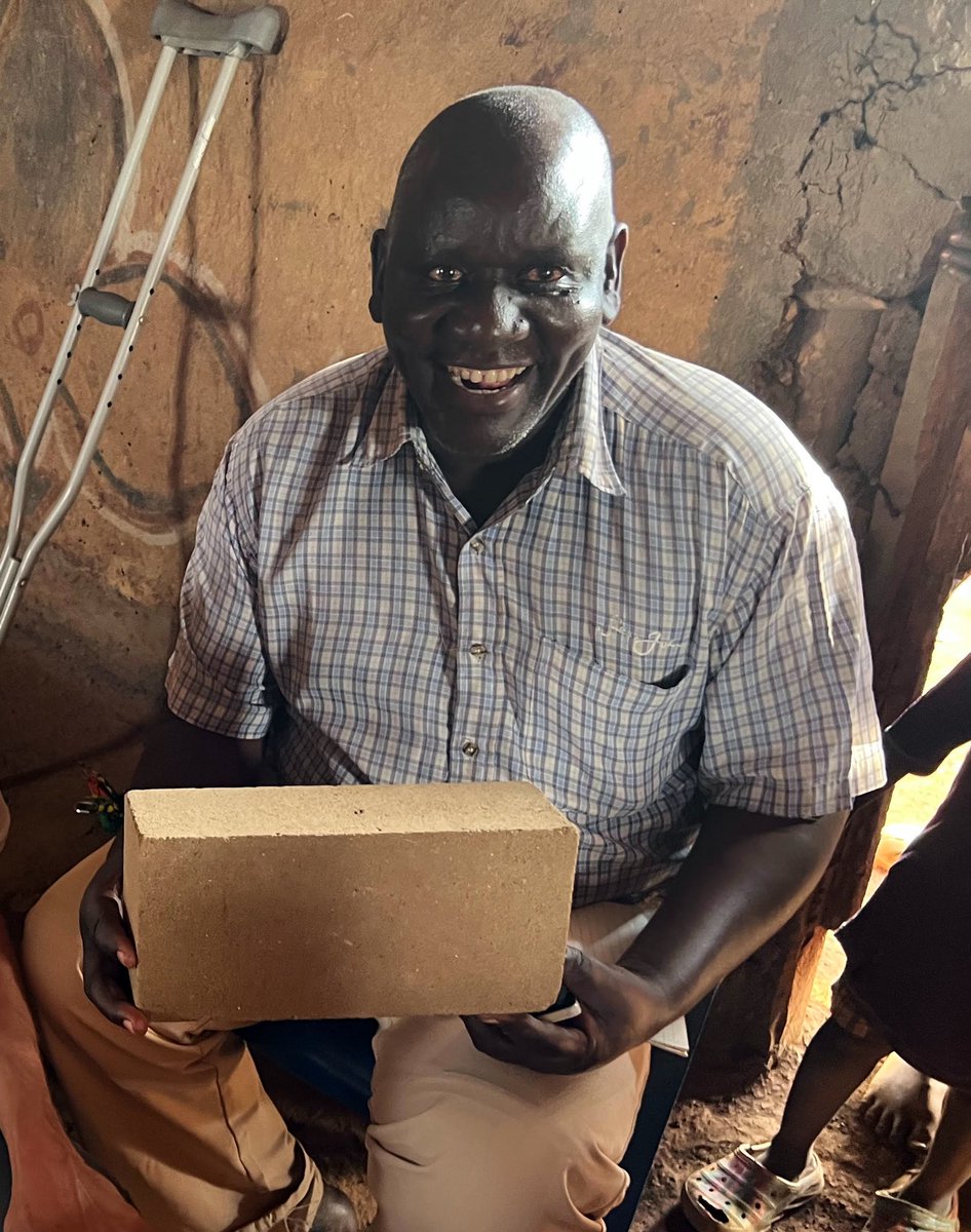 WDCDMXGNP's tweet image. 3/3 Su misión es proporcionar a las familias de bajos ingresos soluciones de vivienda que sean realmente asequibles, seguras, circulares y geniales, comenzando en Uganda.

Más sobre los proyectos ganadores del #MakeItCircularChallenge en:

makeitcircular.whatdesigncando.com/winners/