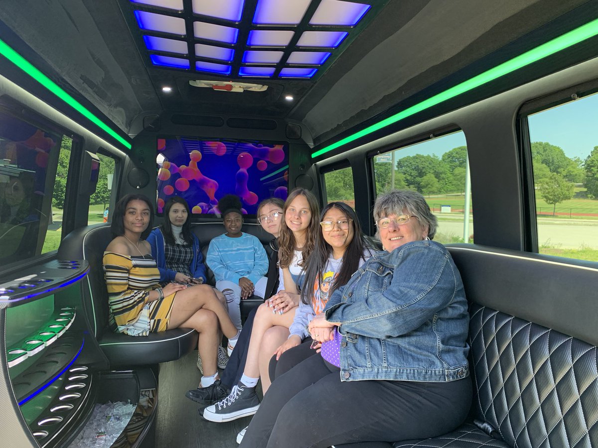 ESDAA champions Div 2 -RISD Boys Soccer and Girls Basketball get a party limo ride to various sites in Providence for photo ops❤️