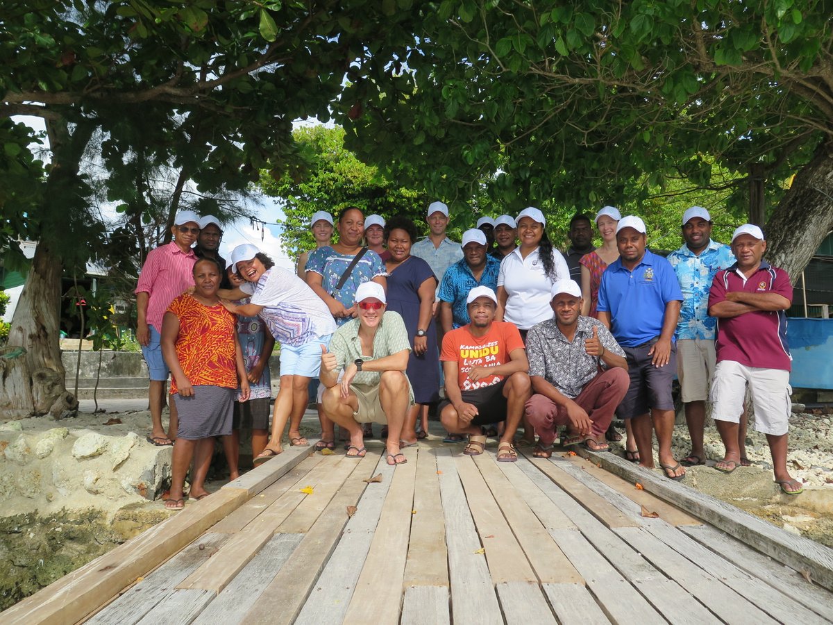 The @ACIARAustralia funded Fish Innovation project science and reflection workshop at Nusatupe Innovation Hub. What a team with @WorldFishCenter, @UOW, MFMR, PFO (Malaita and West), SINU! Building skills and strategies for fish-based livelihoods and fish-handling programs