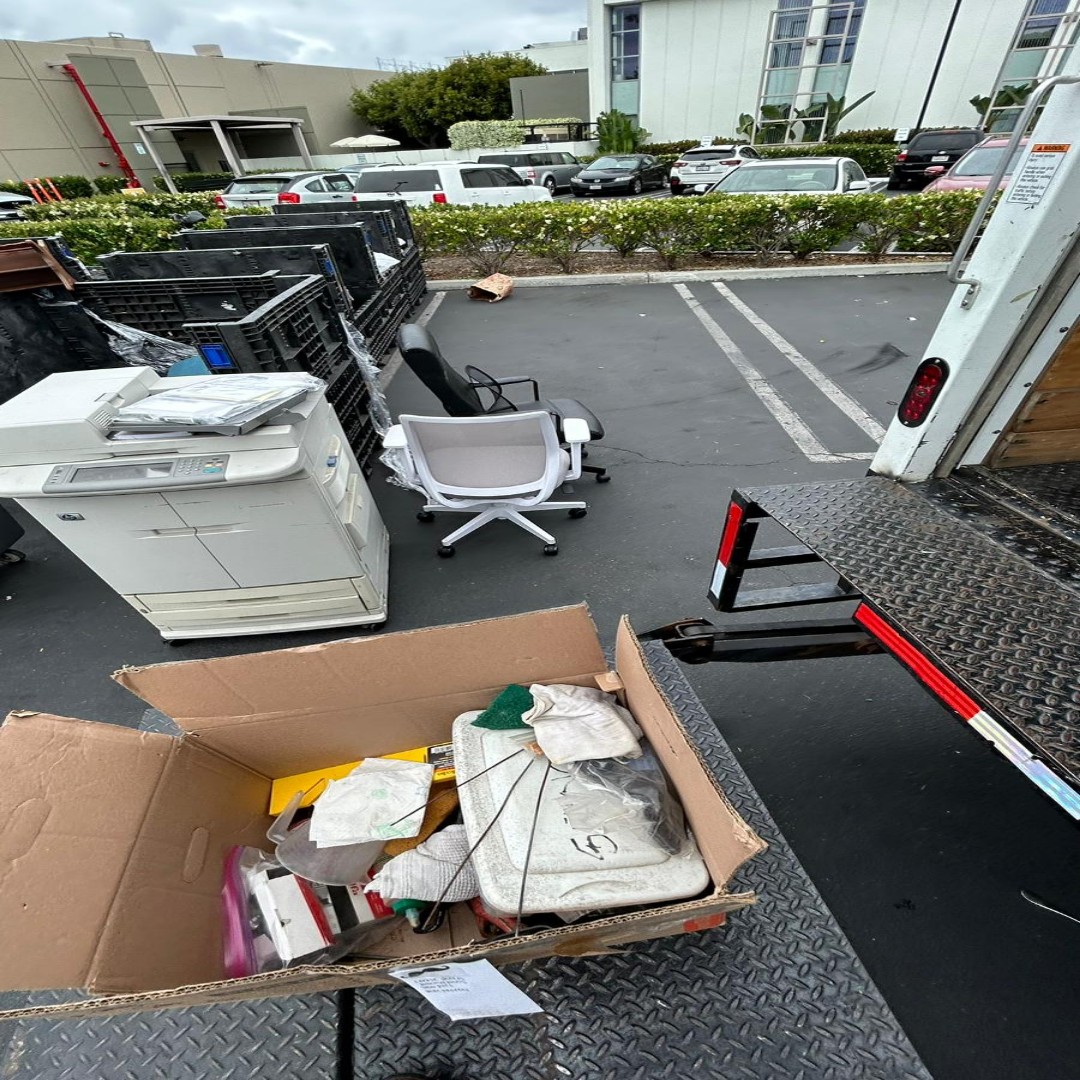 Donation drop off at Goodwill Santa Ana #haulbrosjunk #call #removal #Brothers #today #donations #resupply #Haul #wegotyourback #giveusacall #junkremoval #removal #calltoday #junkrelief #affordable #ecofriendly #recycling #hoardingcleanup #hauling #local #sameday #nearme