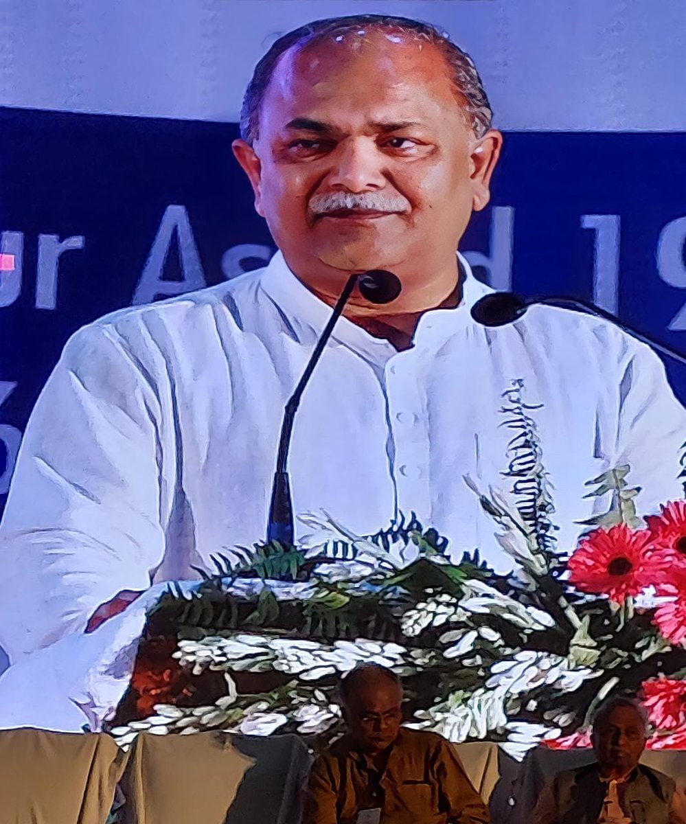vibhamalwa's tweet photo. @Vibha_India ईश्वर दिवंगत आत्मा को अपने श्री चरणों में स्थान प्रदान करें यह संपूर्ण विज्ञान भारती परिवार के लिए एक अपूरणीय क्षति है । जयंत जी भाई साहब ने अपना संपूर्ण जीवन राष्ट्र सेवा में मां भारती की सेवा में समर्पित कर दिया ऐसे पुण्य आत्मा का जाना हम सभी के लिए अत्यंत कष्टकारी है । RIP 🙏 https://t.co/L6h0pUBYjs