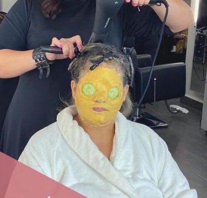 MerGarza's tweet photo. Vi esto en fb y no mames los comentarios. 😂 (aparte amamos mucho que el salón de belleza lo tomo con humor y se subieron al mame también)

¿Quieren ver los comentarios? 🤭 https://t.co/MWJleTt5L0