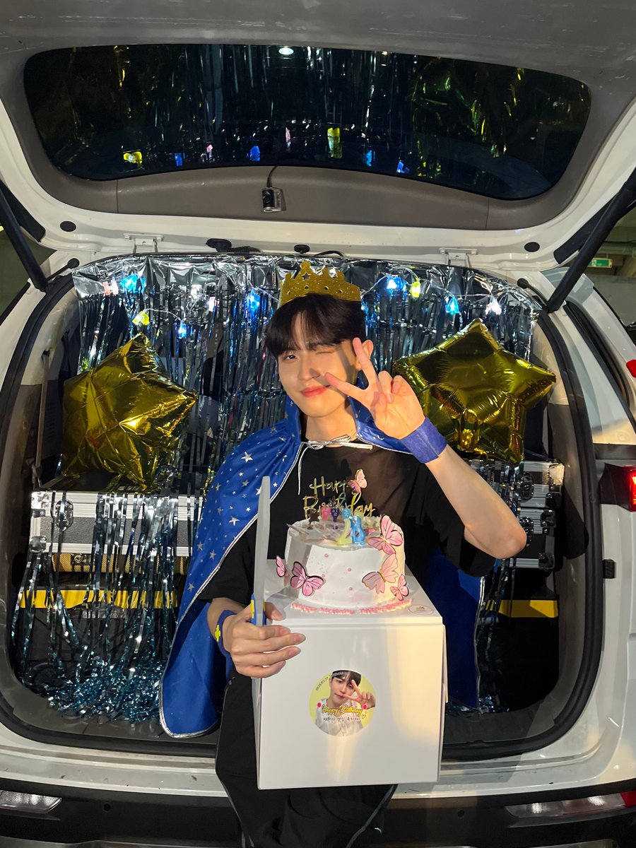 [#여기보째용📸]

날이 좋아서
날이 좋지 않아서...
윈드와 함께 한 모든 날이 좋았다 💙

생일에 운명처럼 만났던
윈드와 째니!

앞으로도 계속 함께하자🥰
(feat. 필승 기타)

#김재환 #KIMJAEHWAN