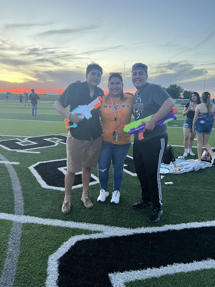 The sun is setting on the class of 2023! Great memories with these wonderful scorpions!! The future is bright for these students!! #scorpionstrong #youdidit #weareclintisd @ANavarro_HHS @APena_HHS @Mesquita_HHS