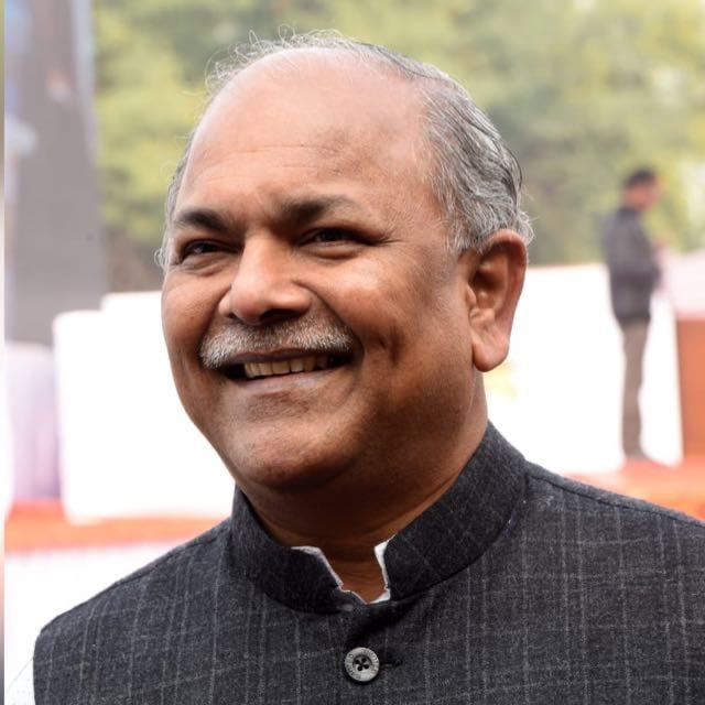 राष्ट्रीय स्वयंसेवक संघ के प्रचारक व विज्ञान भारती के अखिल भारतीय संगठन मंत्री श्री जयंत सहस्त्रबुद्धे जी को विनम्र श्रद्धांजली। वे कुशल संगठक तथा कई अच्छे गुणों के धनी थे।नित्य नूतन अध्ययनों एवं प्रकल्पों की पहल उनकी विशेषता थी। ईश्वर उन्हें सद्गति प्रदान करें ।