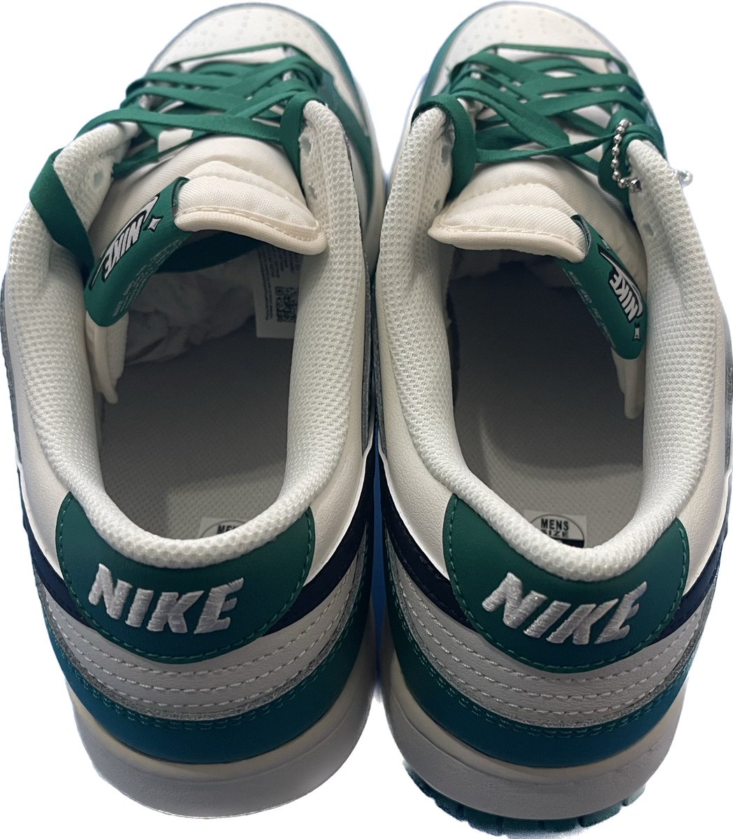ovross18's tweet photo. Nike Dunk Low SE 
Lottery Pack Malachite Green
Size 12 https://t.co/fT5Nn8TSs9