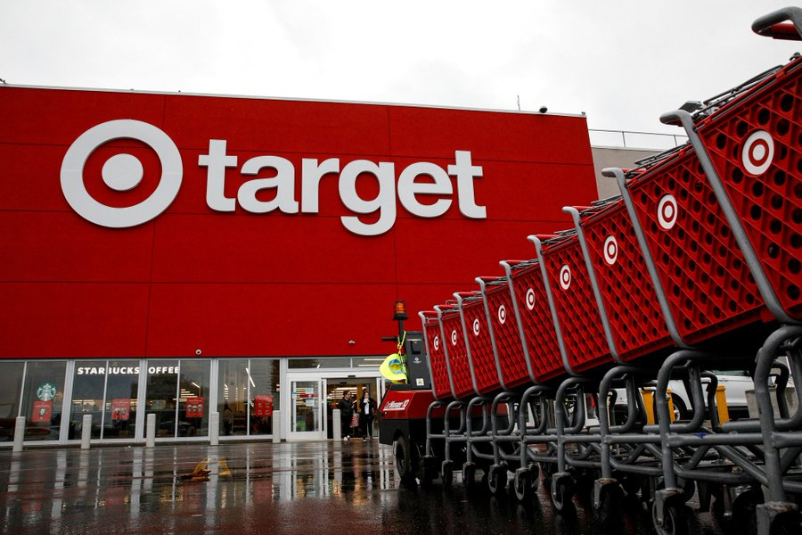 MichaelK_Trader's tweet photo. ⚠️Target shares hit a new 52-week low, reaching their lowest level since August 2020. 

📉The stock has been declining for ten consecutive days, with concerns over a potential boycott impacting its performance.

$TGT https://t.co/M0wLOommMl