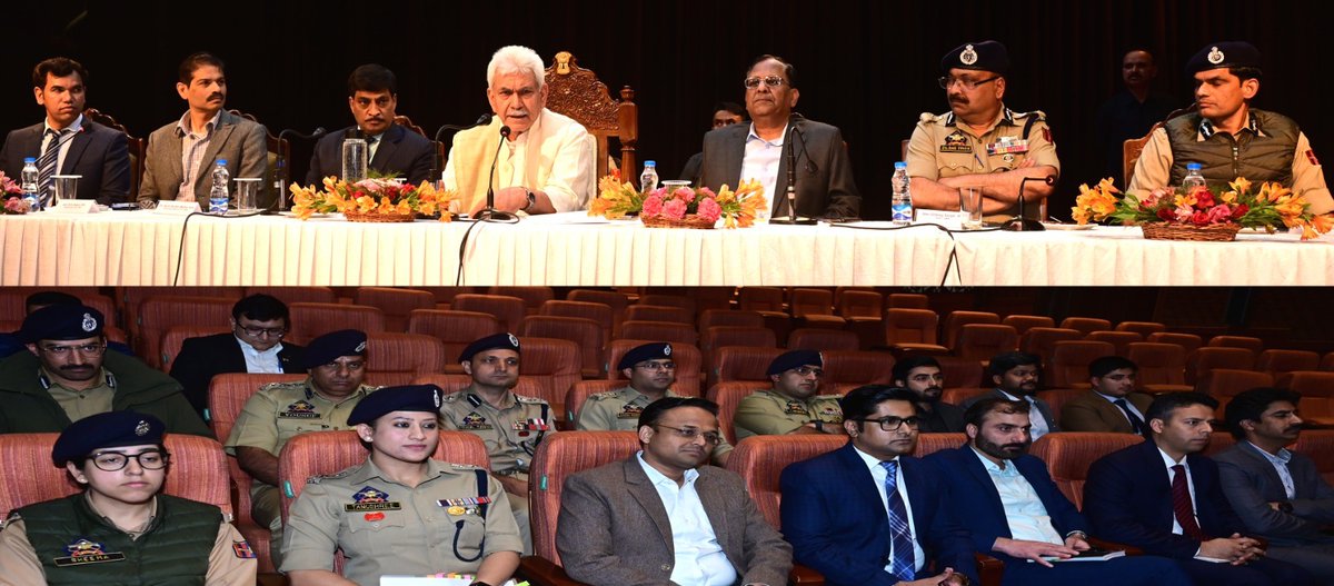 diprjk's tweet photo. LG Sh. Manoj Sinha interacted with Civil & Police Admin at Raj Bhawan. Congratulated & expressed deep appreciation for the successful conduct of G20 meeting; reiterated the commitment of the government to keep working for welfare of all sections of society & to fulfill people's aspirations.