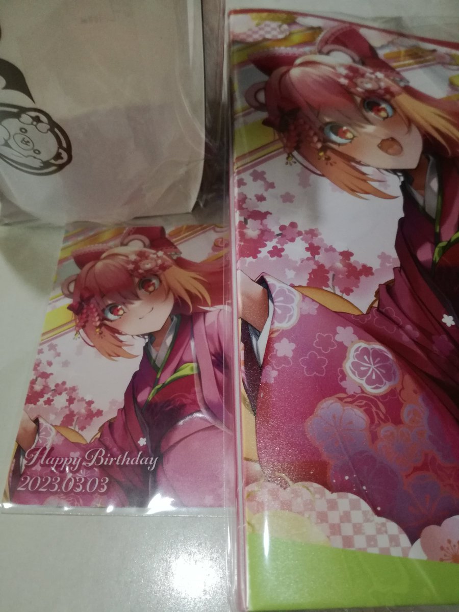 「姫熊りぼんちゃんの生誕記念グッズ届きました! せんせいムキムキ! メッセージカー」|ビートルのイラスト