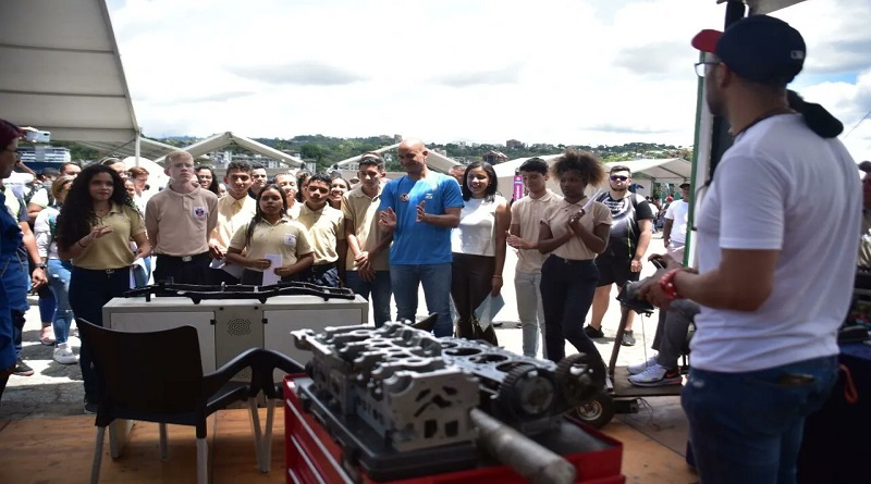 Inauguran ExpoFeria Oportunidades de Estudios 2023 en Parque Bolívar de Miranda

#IntegraciónEnLaDiversidad  

vtv.gob.ve/expo-oportunid…