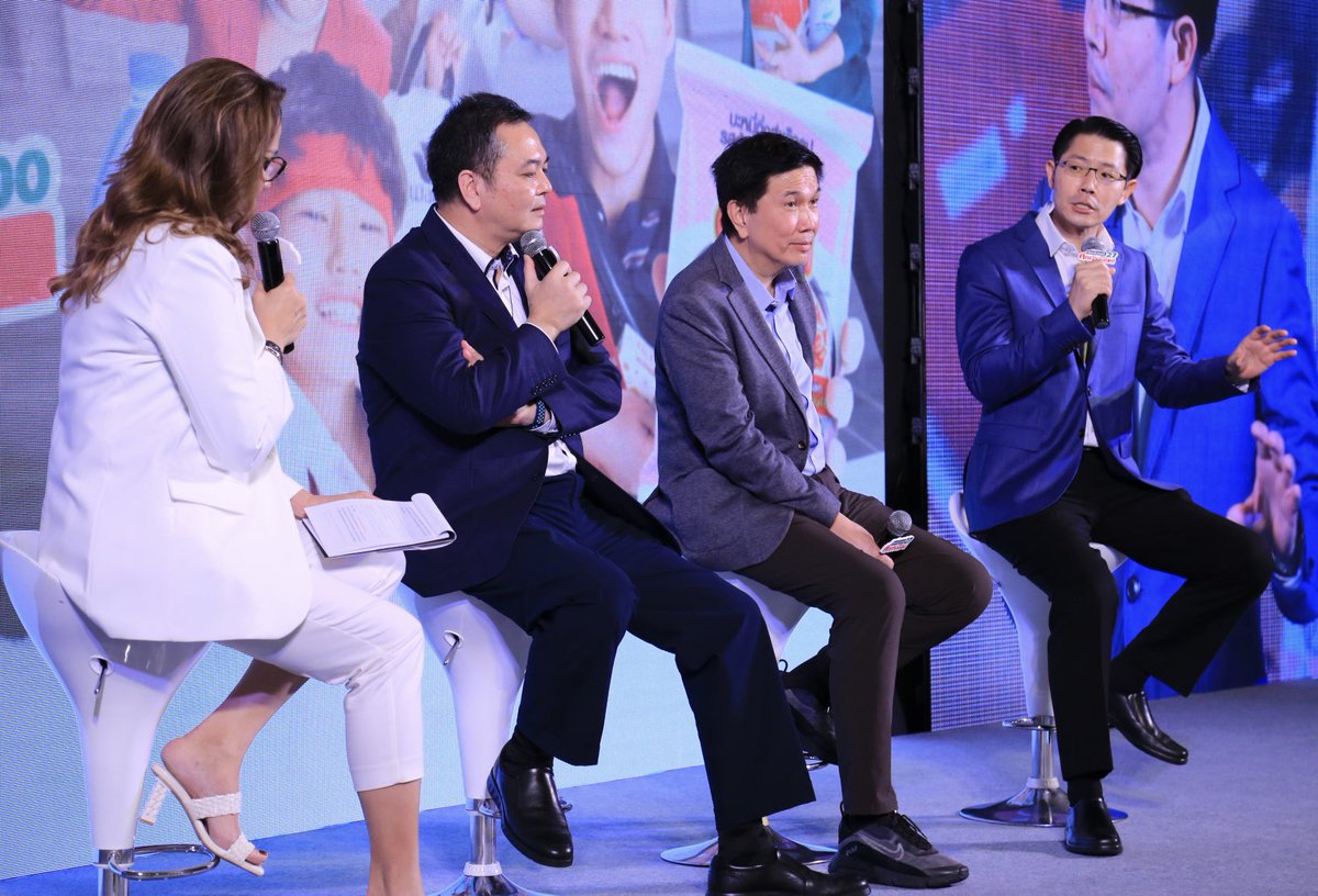 cherilonworld's tweet photo. เครือสหกรุ๊ปได้จัดงานงานแถลงข่าวสหกรุ๊ปแฟร์ครั้งที่ 27 ศึกเจ้านักช้อป ณ ไบเทค บางนา
โดยในงาน คุณพิภพ โชควัฒนา ผู้บริหารเชอรีล่อน ได้ร่วมแถลงข่าวรายละเอียดและกิจกรรมของงานในปีนี้ด้วย 
#CherilonWorld #CherilonIntimate #Cherilon #SahaGroupFair27 #ศึกเจ้านักช้อป #เครือสหพัฒน์ https://t.co/vkxn3MMmuW