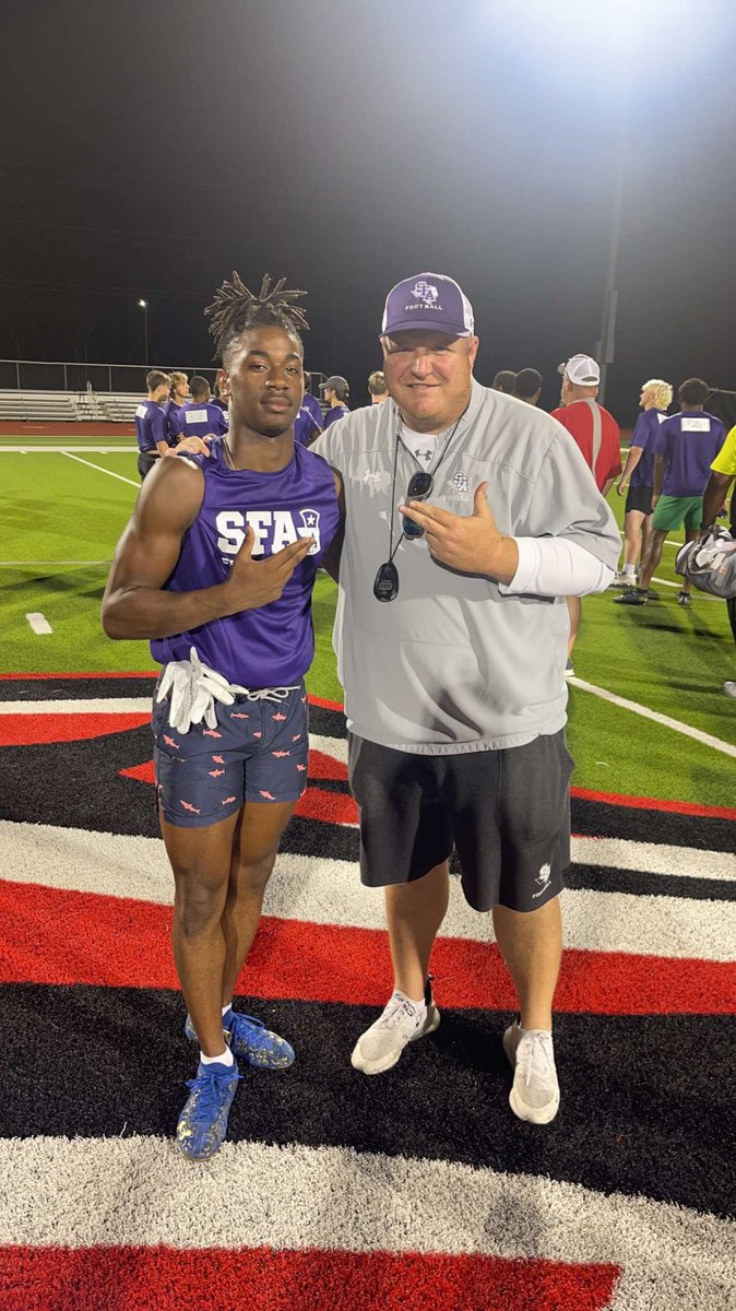 markell_smith6's tweet photo. Had a great time @SFA_Football camp today thank you @Coach__Fentress for coaching me today🤝.Blessed to receive Camp Running Backs MVP!!!!
Nice meeting you @CoachCarthel and @CoachMattStorm !!!!!
@_CoachMercado
@CoachCastorena
@20Castorena
@SR_scouting
@Dtigers6685
@dctf https://t.co/oNiLvjlXhZ