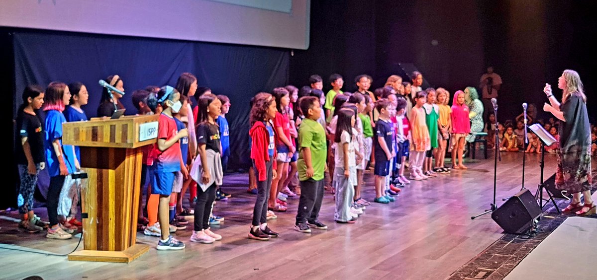 Last Inchoir performance for the year. Thanks <a href="/KarynKarynsi/">Karyn Templeton</a> for all your love and care with our young performers.