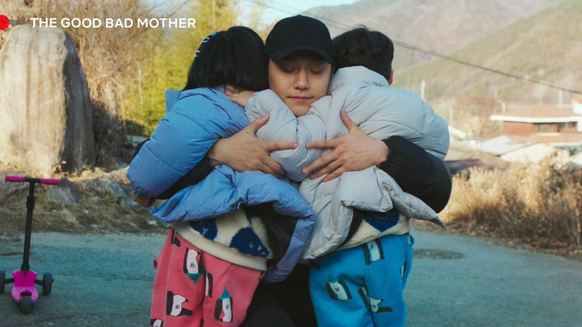 Kang-ho finally giving his twins an appa hug 🥹🥹🥹

#TheGoodBadMother #TheGoodBadMotherEp12 #RaMiRan #LeeDoHyun #AhnEunJin #YooInSoo