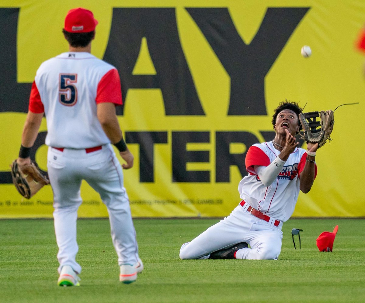 @crosscutters home opener against the @state_college_spikes tonight at Muncy Bank Ballpark. @baseballphotogs @mlbdraftleague @sonyalpha @hoyersphotography #sonyalphapro #sonyalpha #sonya9 #sonya7riii #sony200600 #sportsshooter #teamphotographer #sportsphotographer