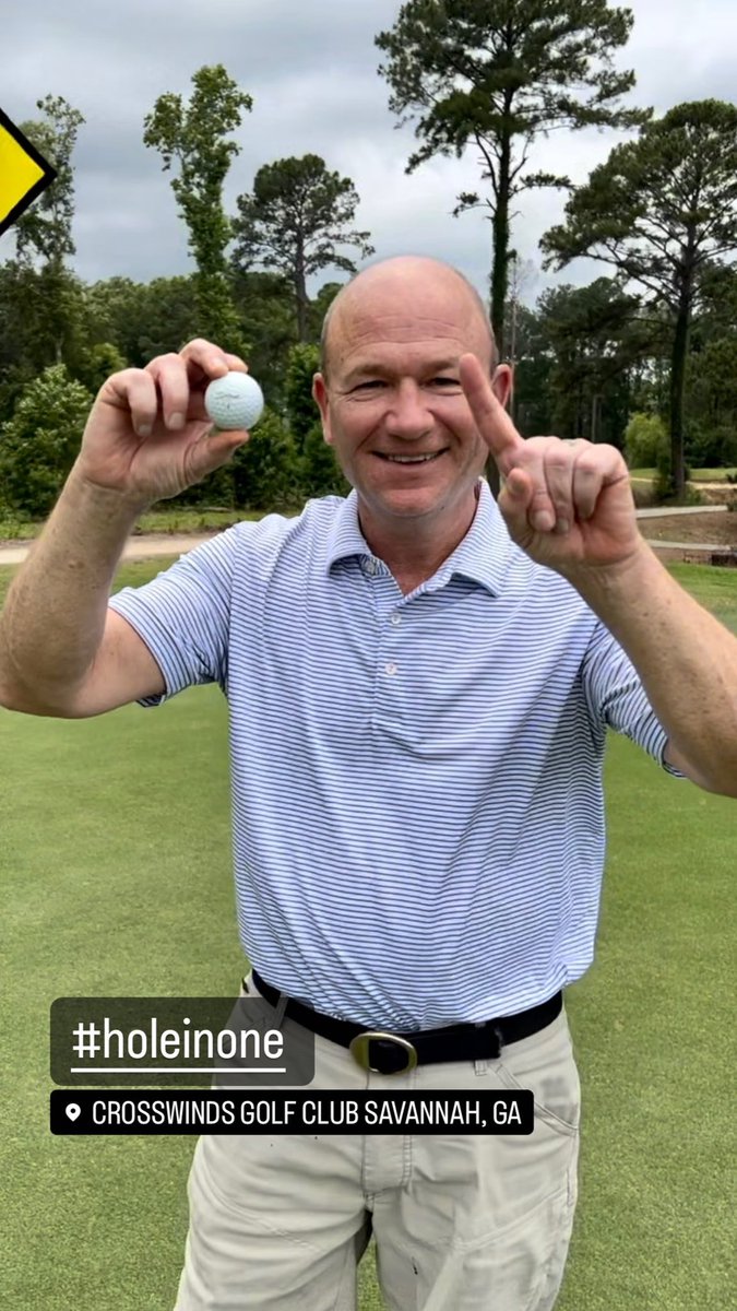 1atat1me's tweet image. #EscapeToGolf