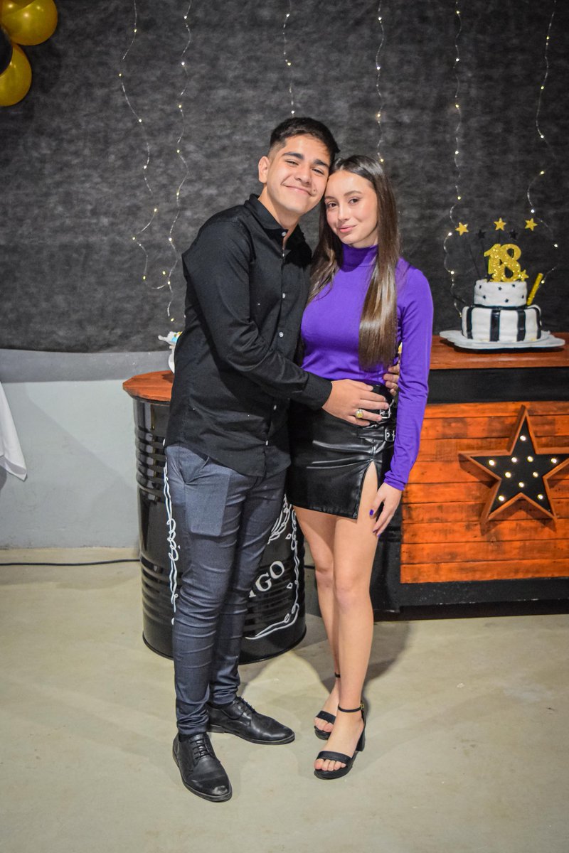 roo_flloress's tweet photo. Cada día diferente me llenas un poco más de amor, siempre vas a ser vos ❤️ https://t.co/Hy2GYMsBkJ