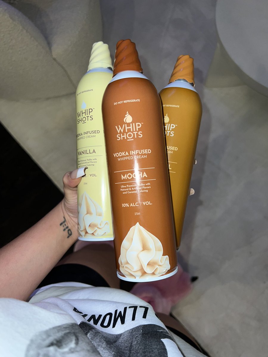 Latto's tweet image. Ya bitch wanna party w Cardi 🥳