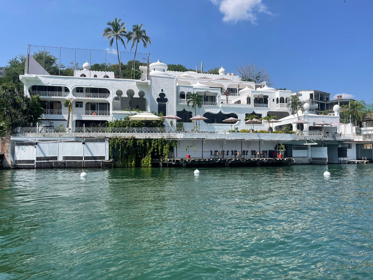 TeqAzuky's tweet photo. Club de playa
Sorprende a tu pareja este fin de semana 
📲WhatsApp (55) 2957 1757 
#weekend #partner #yatch https://t.co/PA8633jeyf
