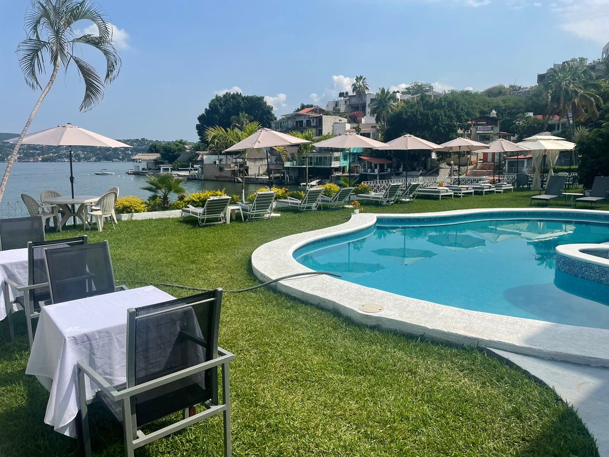 TeqAzuky's tweet photo. Club de playa
Sorprende a tu pareja este fin de semana 
📲WhatsApp (55) 2957 1757 
#weekend #partner #yatch https://t.co/PA8633jeyf