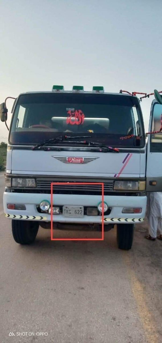 imAsgharSindhi's tweet photo. ٿر جي سونھن مور جيڪا ٿر جي فطرت جي روح ۾ ھڪ مڻين وانگر سمايل آھي اھي مور پکي اسان کي ھڪ ڀاتي وانگر ھوندا آھن مورن جا ٽھوڪا ۽ ڇانگرا اسان جي اڳڻ جي پھچان آھن ھڪ مور کي مارڻ ٿر جي سينڌ کي قتل ڪرڻ برار آھي سو مور جو صدمو ھر ھڪ ٿري لا۽ احساس ۽ فطرت جو موت آھي.
#Savepeacocks https://t.co/ltJkwE6mHv