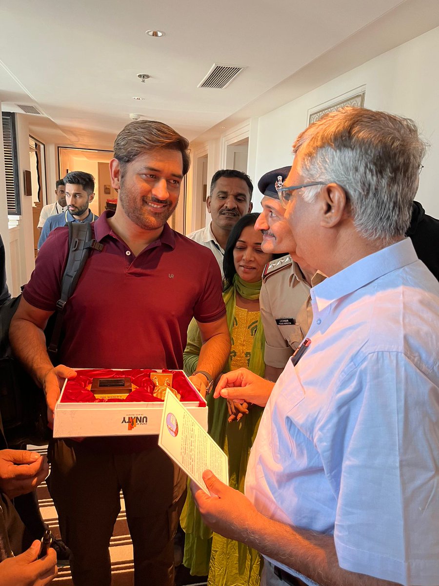 MukeshPuri26's tweet photo. Congratulated the world's most succesful captain Mahendra Singh Dhoni on his 5th IPL title, invited him to come and explore the Statue of Unity - The world's tallest statue. https://t.co/3ck7mLTKUF