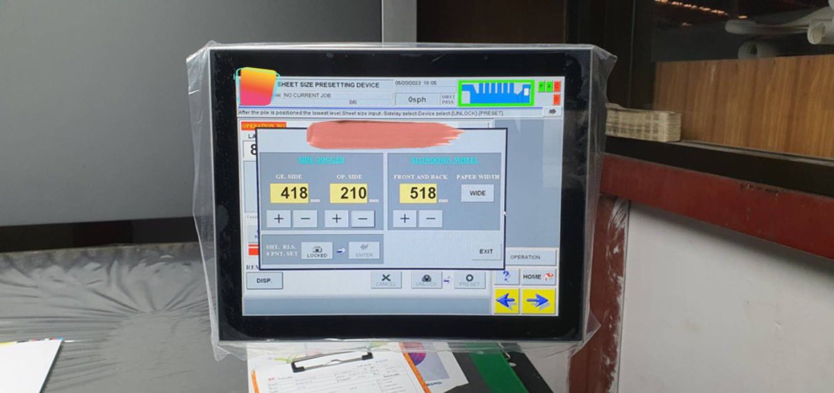 Taicenntech's tweet photo. TAICENN Monitor TM-PC150 Applied to Production Line of Electric Vehicles

#monitor #ERP #smartcontrol #factorycontrol #factoryautomation #PanelPC #Rugged #SmartFactory #IntelligentManufacturing #PoE #Fanless #IndustrialComputer #Industry40 #IndustrialAutomation https://t.co/kusTigE35L