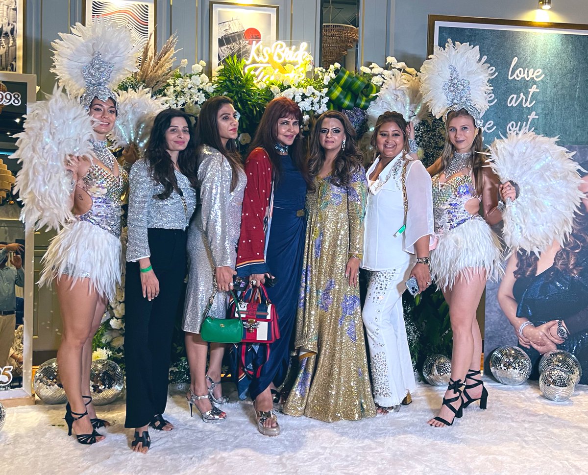 nishjamvwal's tweet image. I think I underestimated the pure fun of #purefun #relationships 

I’m beginning to think depth intensity investment is overrated 

#NishaJamVwal 
@nishjamvwal