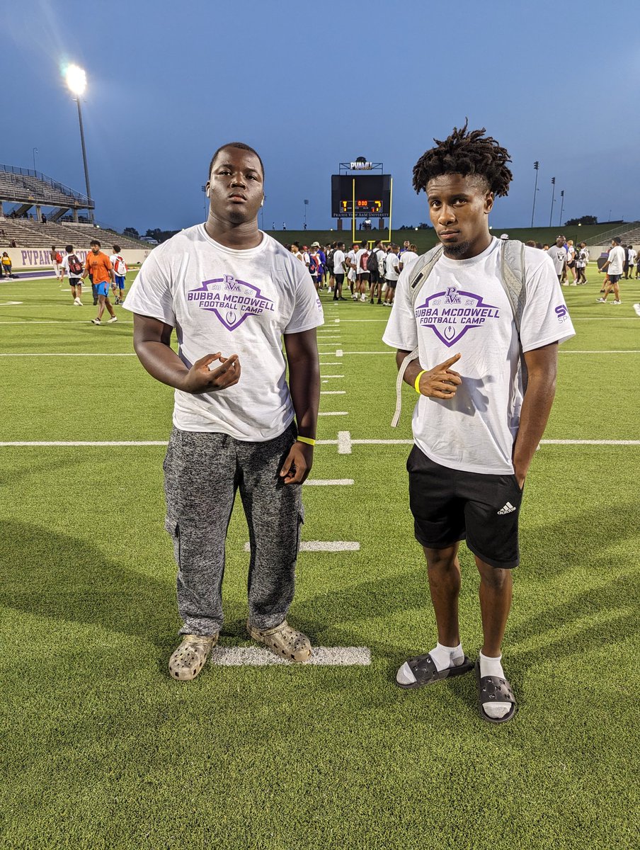 durdencoach1's tweet photo. Great Day to be an Eagle! 🦅Swoop!
Bubba McDowell PV Camp was a success! 
Great way to represent! Swoop!
#About US
# Work Day! 
#Chain Gang! https://t.co/HfRuqtnQ3m