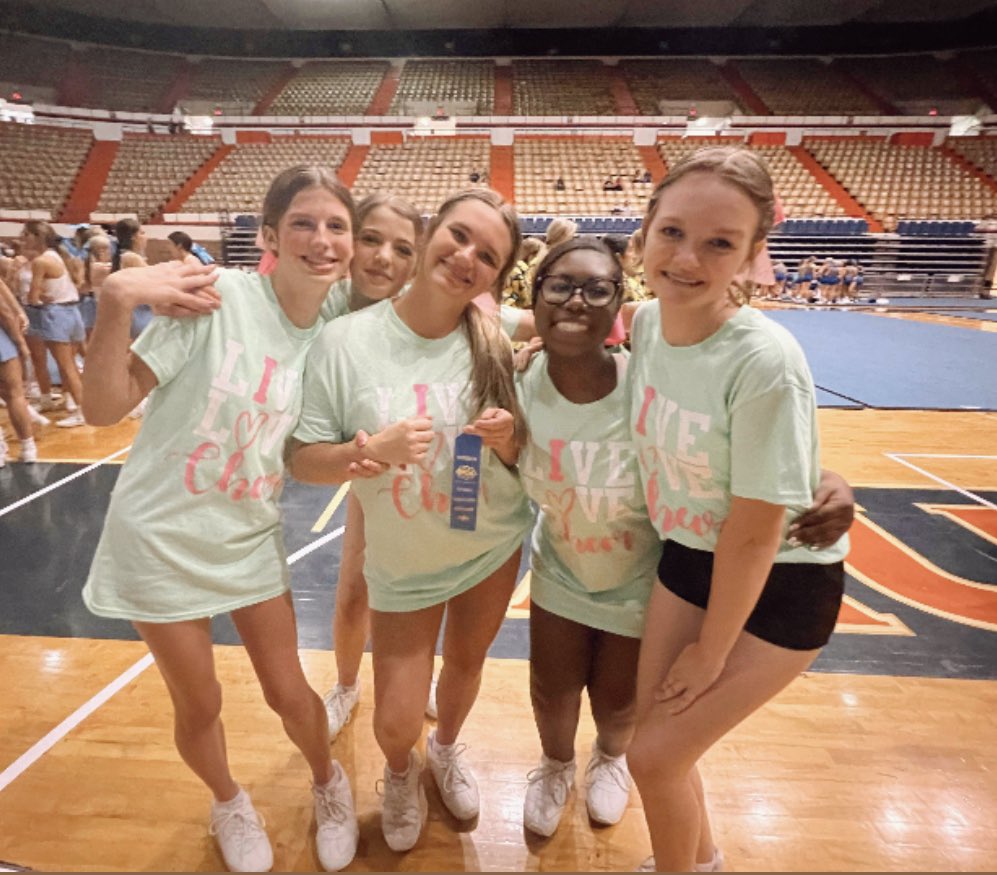 WinterboroCheer's tweet photo. Day 2 and YES MAโAM weโre coming home with a BLUE RIBBON ๐คฉ๐
Blue: UCA superior award, game day ready, all around best. ๐ Keep them prayers coming. Oh, and GO BULLDOGS! ๐๐๐ค #WHSCheer @WboroSports https://t.co/cmntWdRWYy
