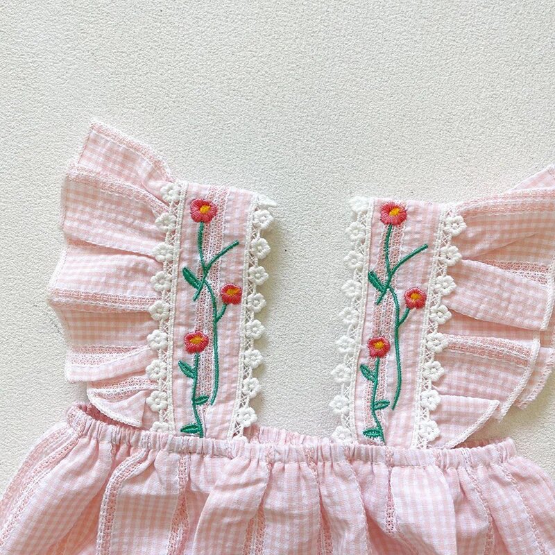 meimeinn2's tweet photo. 刺繍がかわいいロンパース🌷

https://t.co/aB6QMWEn3t🛒💕

#韓国ファッション
#むふめふく
#姉妹コーデ
#兄弟コーデ
#出産祝い
#出産準備
#プレママ
#バースデイ
#ハート柄　
#双子コーデ
#赤ちゃんのいる暮らし
#プチプラ
#保育園着
#わんこふく
#愛犬のいる暮らし
#愛犬の服 https://t.co/88rENTbCHg