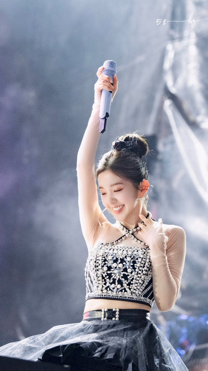 jjubongdan329's tweet photo. 🗳Idol #OriginalVisual #VISUAL
#RedVelvet #IRENE https://t.co/oWb1Lo5RiR