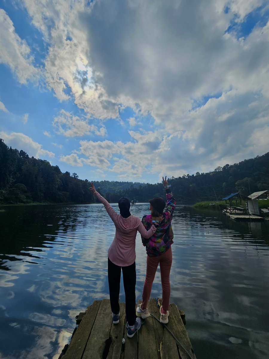 InaKinoy's tweet photo. Apik, bersih dan asri! Perubahan signifikan setelah 8th kemudian 🤣 #2023 #CurugSawer #DanauSituGunung https://t.co/fqrnIYLoJH