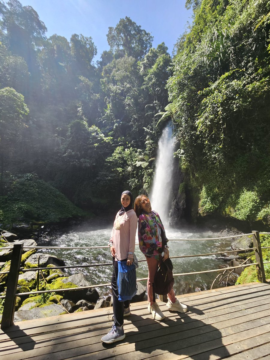 InaKinoy's tweet photo. Apik, bersih dan asri! Perubahan signifikan setelah 8th kemudian 🤣 #2023 #CurugSawer #DanauSituGunung https://t.co/fqrnIYLoJH