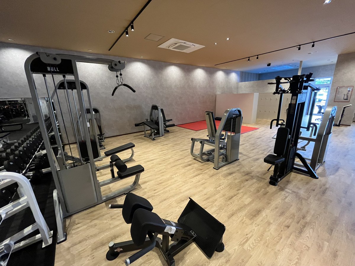 hare_gym's tweet photo. ６／１にHAREGYM ２店舗目（辰巳台店）をオープン致しました🔥
２店舗目の辰巳台店も姉崎本店と同様
とても広々していて、初めての方から高齢者の方、
トレーニング経験が豊富な方パワー系の種目が好きな方までどなたでも満足いただけるジムになりました！！ https://t.co/nU6epKLdnR