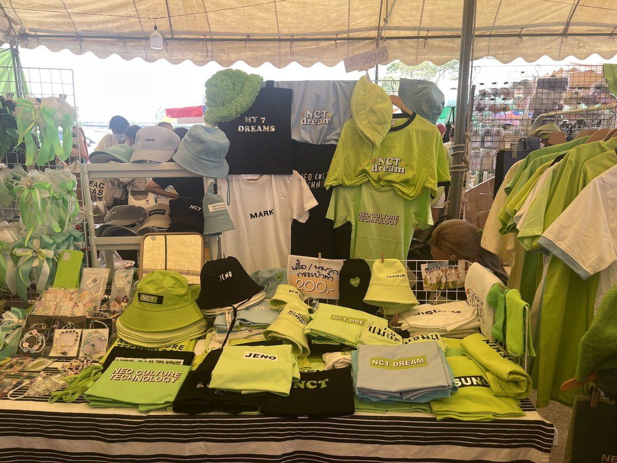 พรุ่งนี้ไปงานนี้นะค้า เอาของไป sale ทั้งหมดเลย
เสื้อ-หมวก ขนไปหมด เริ่มตัวละ 100฿ 📌 ใครรอคอนอังกอร์มาช็อปเลยรับรองคุ้ม เพราะของใหม่ปีนี้ทั้งหมด

แฟนอาร์คใดๆ เริ่มต้น 10-20฿ ลงรูปไม่หมด เอาเป็นว่ามาเจอที่ #neocity2023 บูธ N36

#ตลาดนัดnctdream #ตลาดนัดnct127