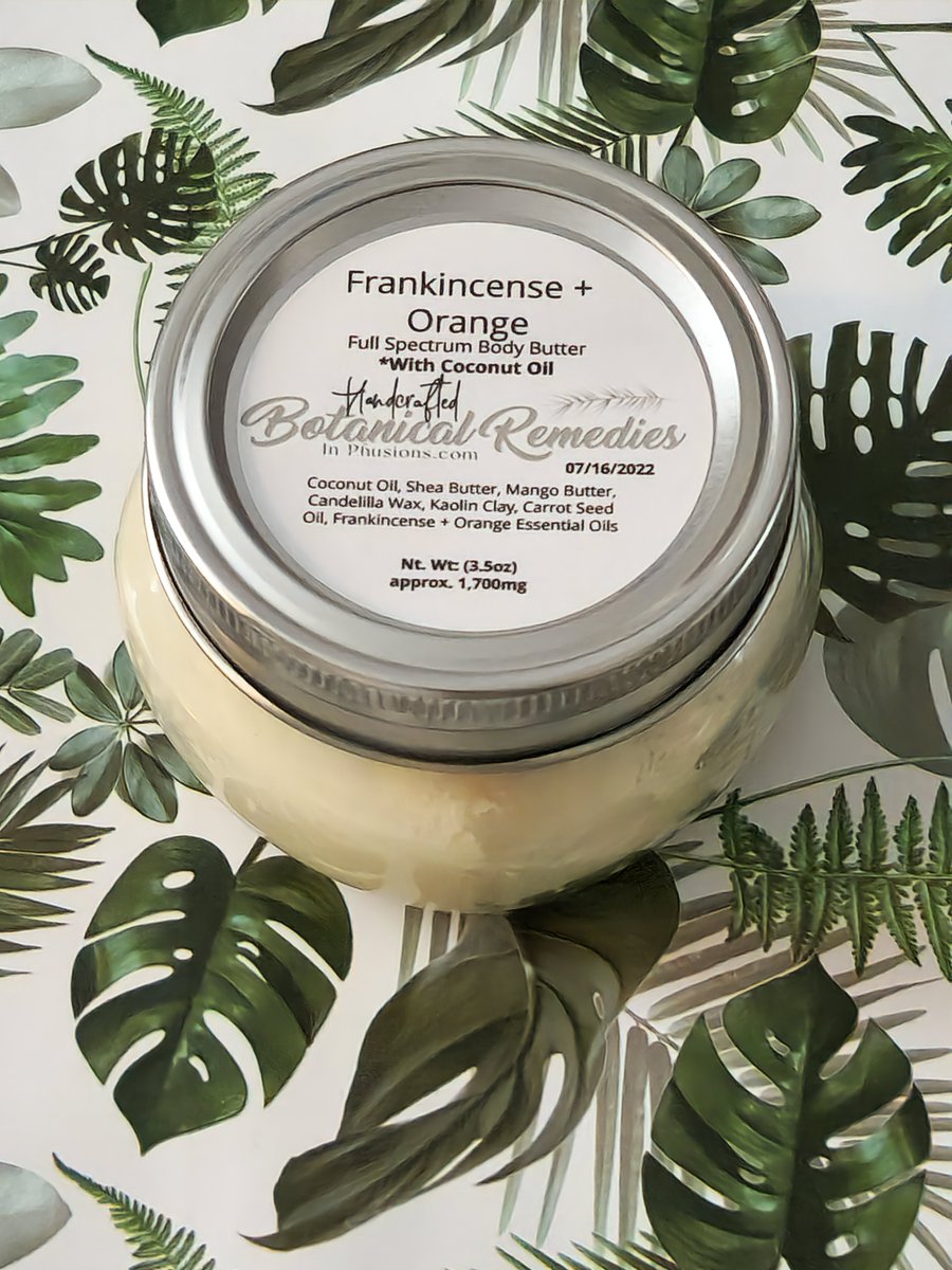 [RT please💚]
Frankincense + Orange butter is still available!👀

This blend is incredibly uplifting &amp; helps with mental clarity while combating muscle acches, joint pains &amp; so much more!🙌🏿

~Shop link in bio~