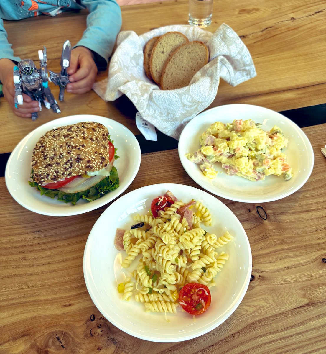 BatKhulan's tweet image. Маргааш гүйнэ. #carbloading