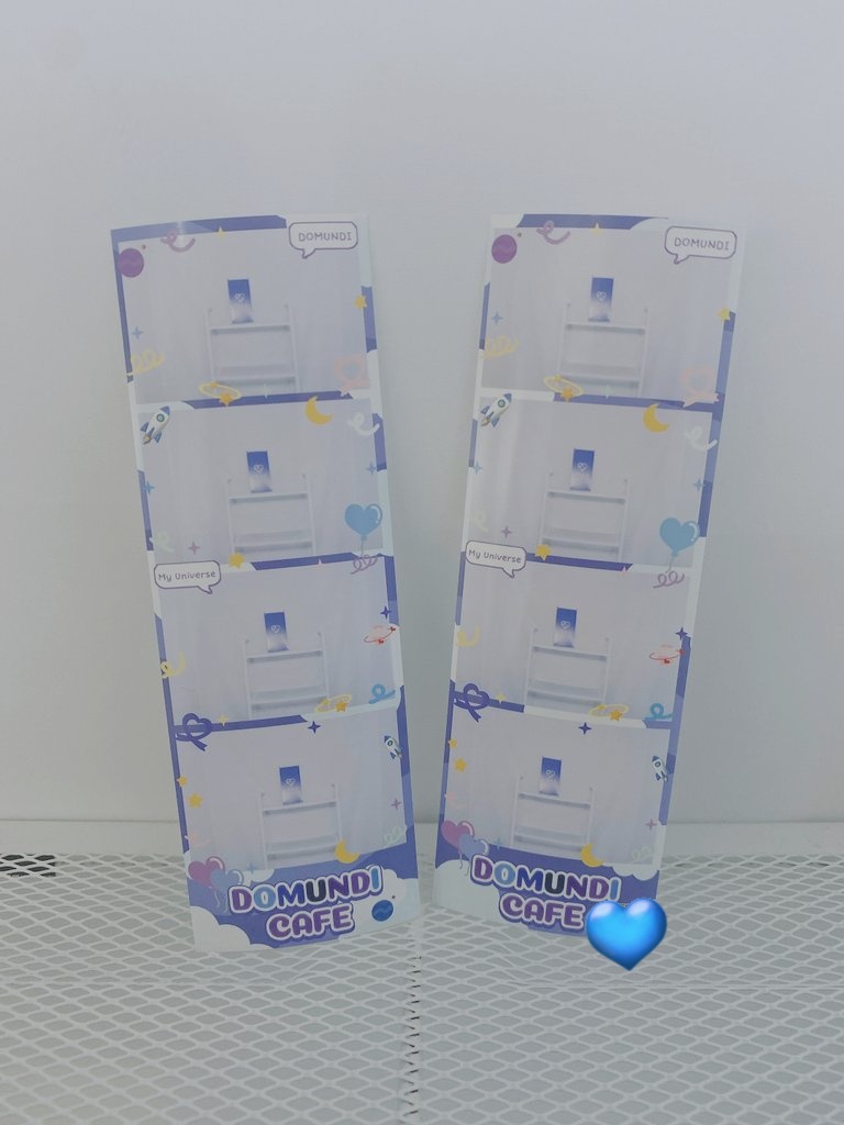 Aurora_wuv's tweet photo. 🎆𝘿𝙈𝘿 𝘾𝘼𝙁𝙀 𝙁𝙄𝙉𝘼𝙇𝙀 
                             𝙂𝙊𝙊𝘿𝙎 𝙎𝘼𝙈𝙋𝙇𝙀 🎆

♣︎다섯번째 굿즈: 인생네컷
♣︎하이준 카페 5분거리에 있는 랑포토 망원점에서 네컷 이벤트를 함께 진행합니다. 사진에 그날의 나를 도문디와 기록해보세요:) 

#DMD_CAFE_IN_SEOUL_FINALE 
#domunditv https://t.co/gias1w3dTi