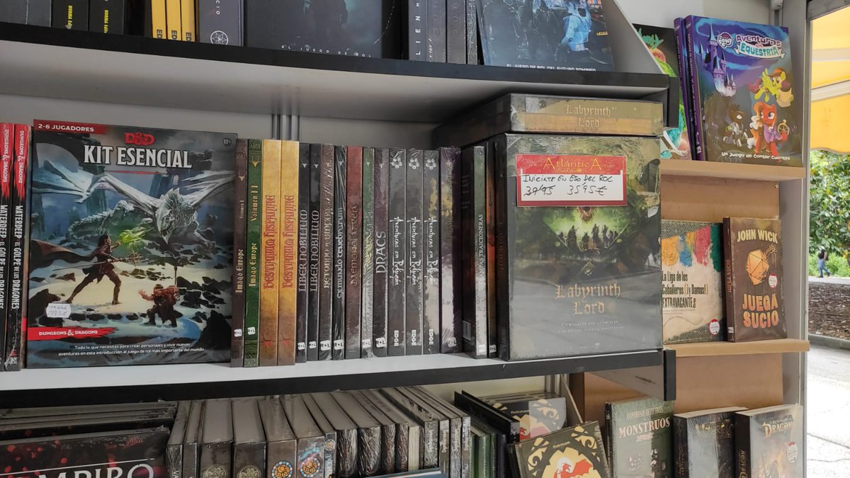 Quieres iniciarte en Mundo de Tinieblas o completar tu colección de Aquelarre? Pillarte el Alien RPG? Y encima con un 10% de descuento! Visítanos en la Caseta 42 de la Feria del Libro de Madrid y aprovecha!!
@FLMadrid @Nosolorol @EdgeStudioEs @Asmodee_Spain