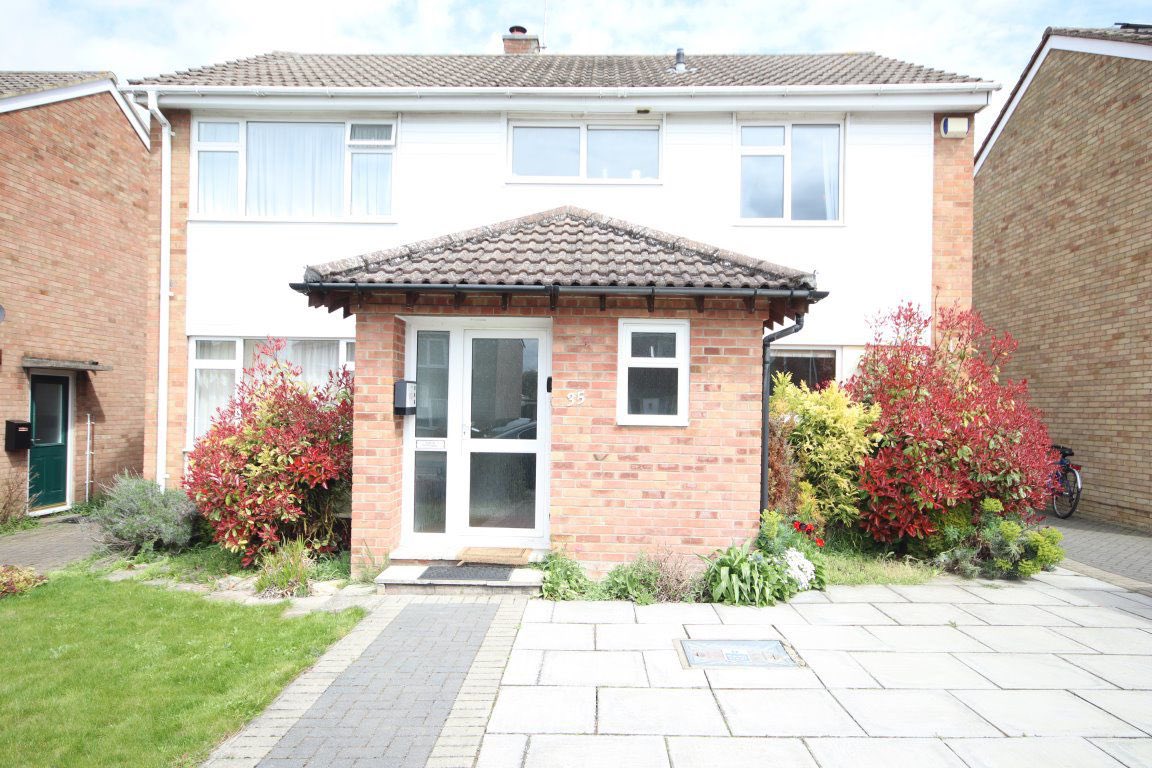 BushLettings's tweet photo. ALMONERS AVENUE, CAMBRIDGE, CB1 🏡

Superb, skillfully extended 4 bedroom detached family house (191 m2) in a peaceful cul de sac within walking distance of Addenbrookes Hospital and many popular schools. 

Find out more: https://t.co/0lS6rqW5wD

#BushLettings #Bush https://t.co/yqgACHzIMc