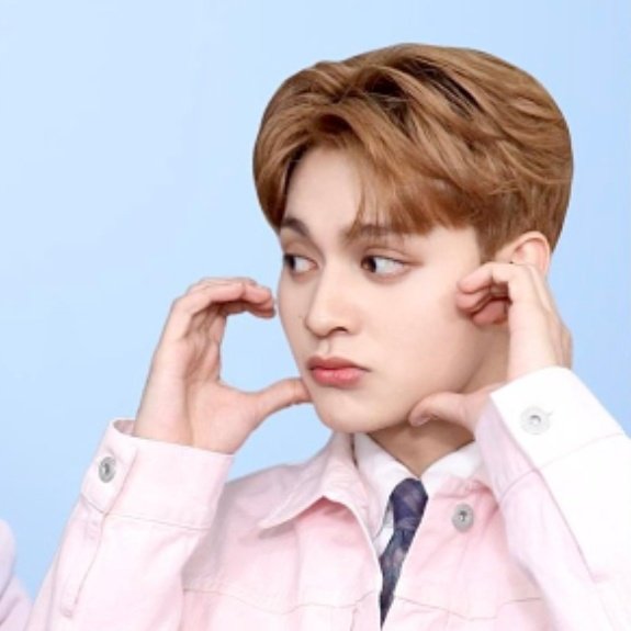 on Twitter: "cant handle his cuteness anymore🤌🏻"
