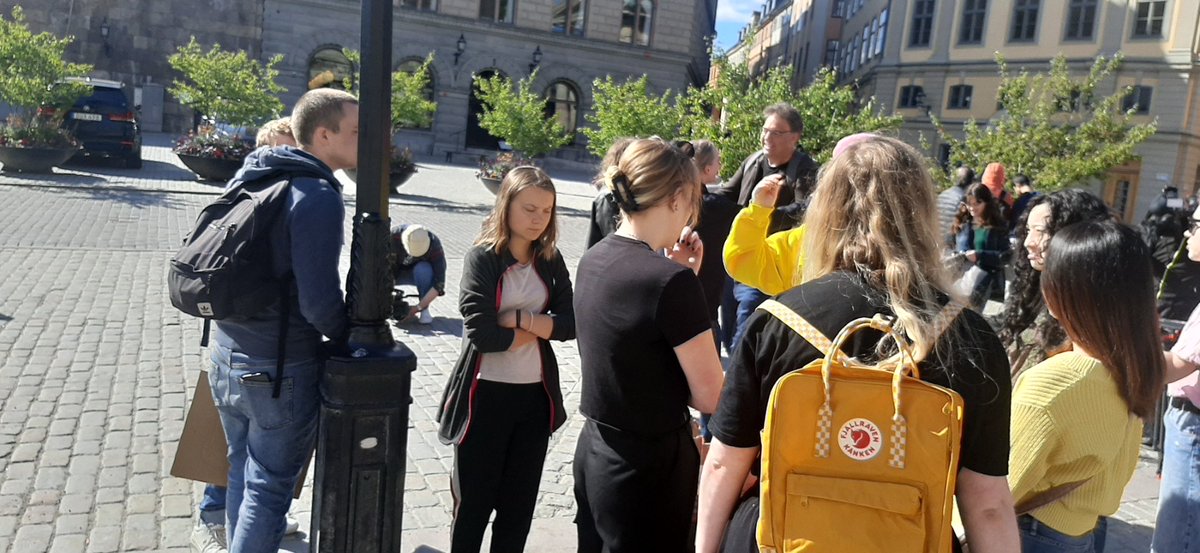 PulsEvrope's tweet image. Dear @GretaThunberg and @Fridays4future activists, thank you for this morning talk! It was a pleasure to meet you and to witness your determination in fighting for a right cause for all of us!
#PulseofEurope #mediatrips #serbianjournalists