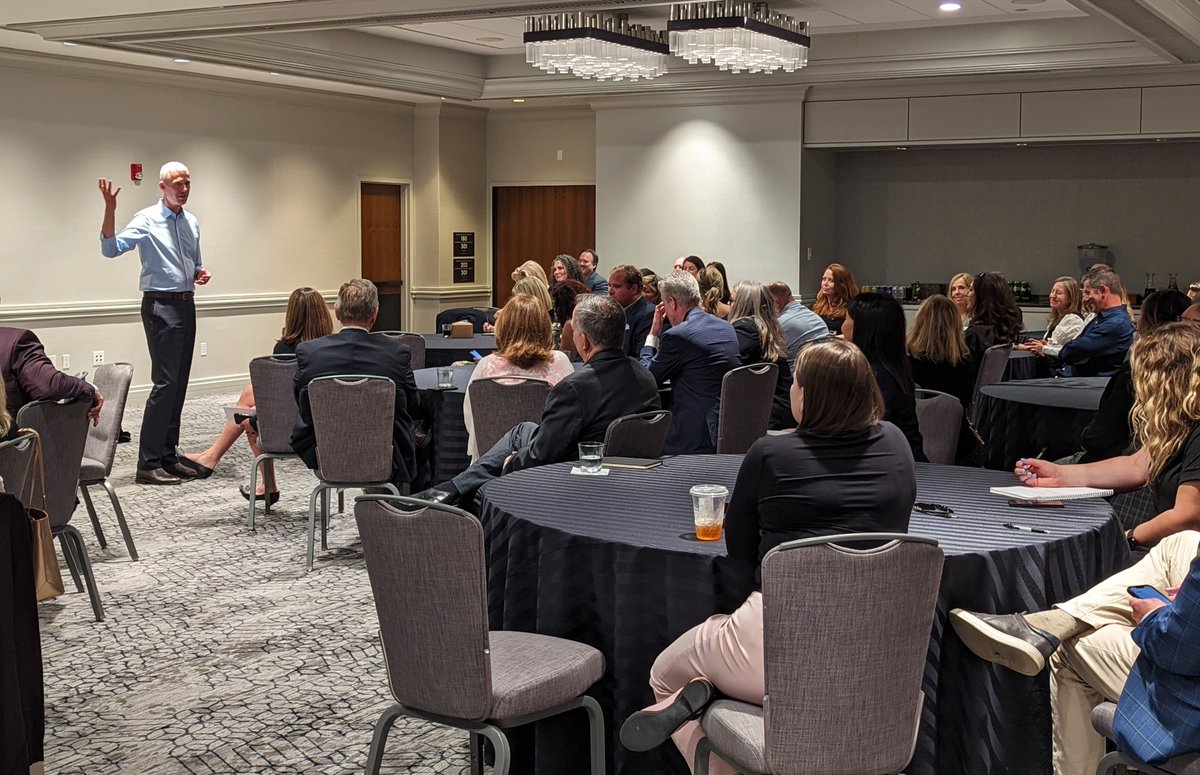 UFILive's tweet image. 📍 In Washington, mdg, UFI, and SISO jointly hosted and ran a special Executive Roundtable in connection with the annual #ecef conference, addressing strategies for US organizers to build back international audience and attendee bases.

#ufi #mdg #SISO #advocacy #eventprofs