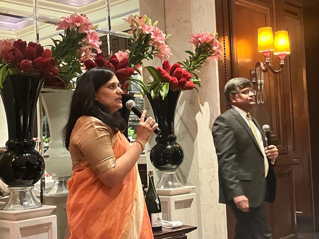 AusDHCIndia's tweet photo. Australia is committed to growing the 🇦🇺🇮🇳#wine trade under #ECTA; it was a pleasure to promote @darenbergwine's delightful #DeadArm shiraz at Ritu & Rajiv Singhal's annual 🍷 event - that's 10/10 years participating for 🇦🇺! https://t.co/RO41VT2WFd