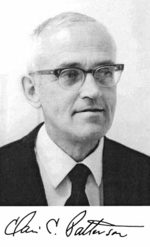 Geology_History's tweet photo. June 2, 1922, birthday of American geochemist Clair Cameron Patterson, who thanks to Uranium-Lead dating ☢ &amp; study of the primordial remains of the solar system - like meteorites - determined the age of the #Earth to be 4.6 billion years 🌎🎂 https://t.co/cqgqqpVVkU https://t.co/uQlsiG63av