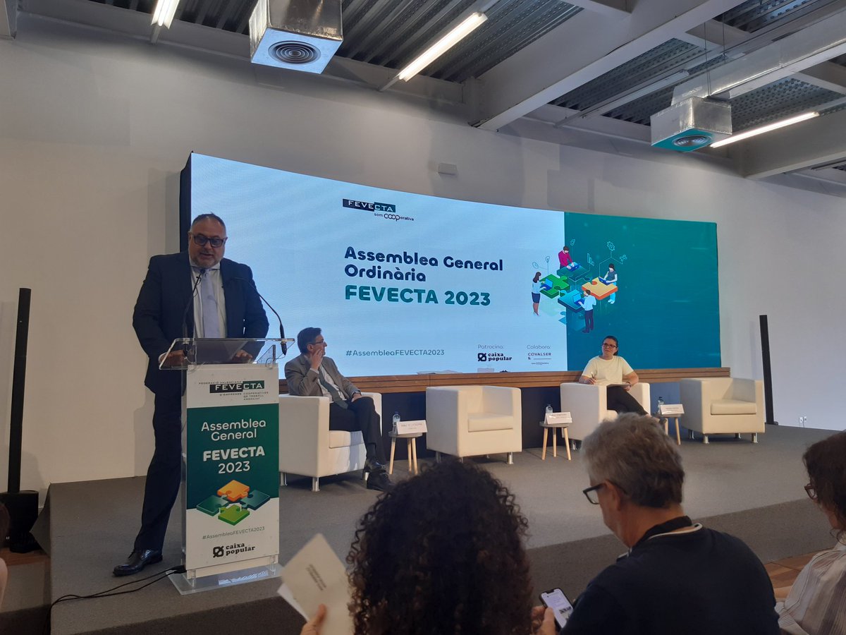 JMecosoc's tweet photo. Comencem #AssembleaFEVECTA2023 amb explicació i agraïments de les transicions de les presidències de @concoval i @FEVECTA . Sort Emili's en la nova singladura!! I sort a @TeresaGarMu actual I compromesa DG d'Economia Social @floridauni @LA_UCEV @UECoE3 @Coopsdetrabajo @CEPES2 https://t.co/jTJOB2bjam
