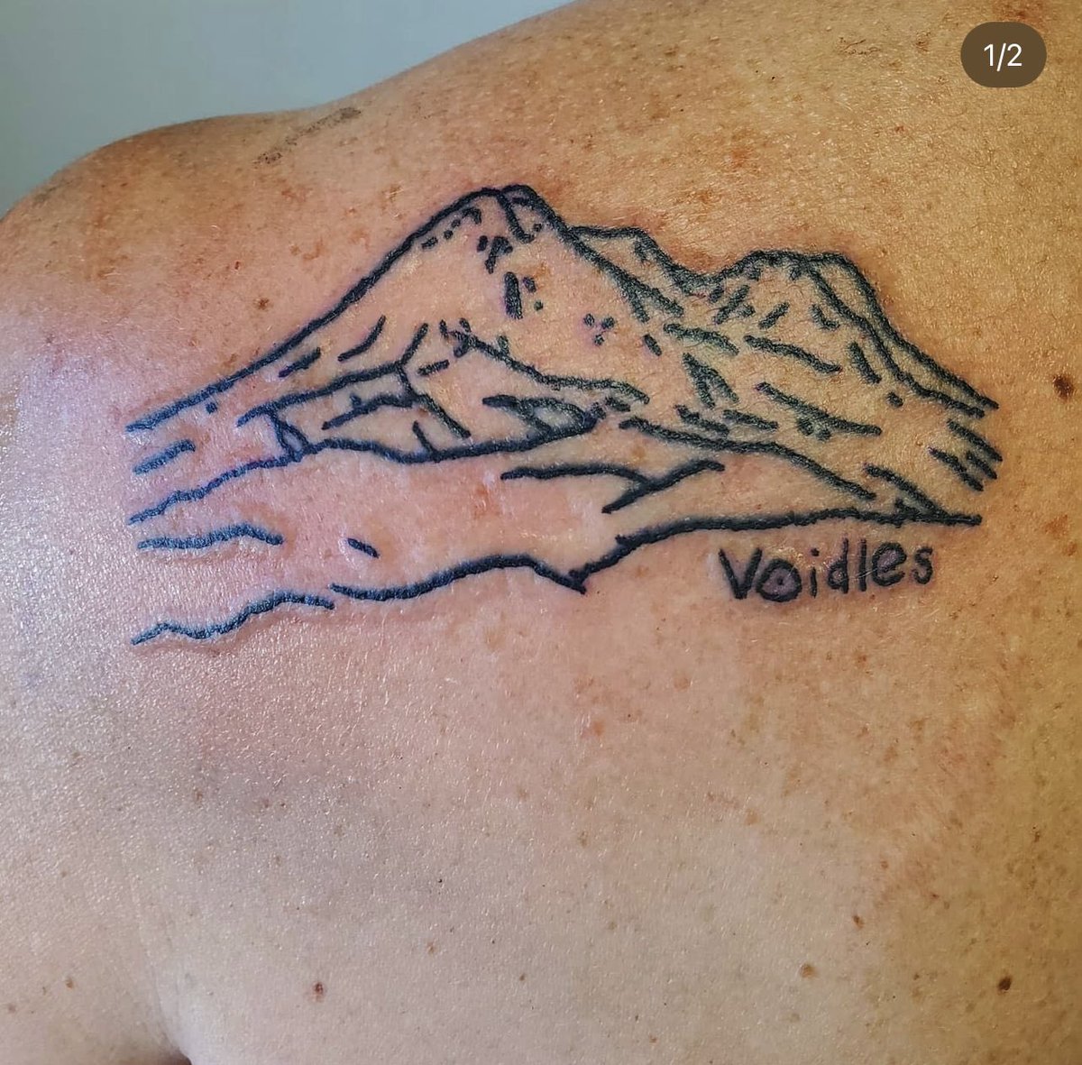 voidlesink's tweet image. todays my 2 year tatversary!! so fucking bonkers. 
first tat vs one from yesterday